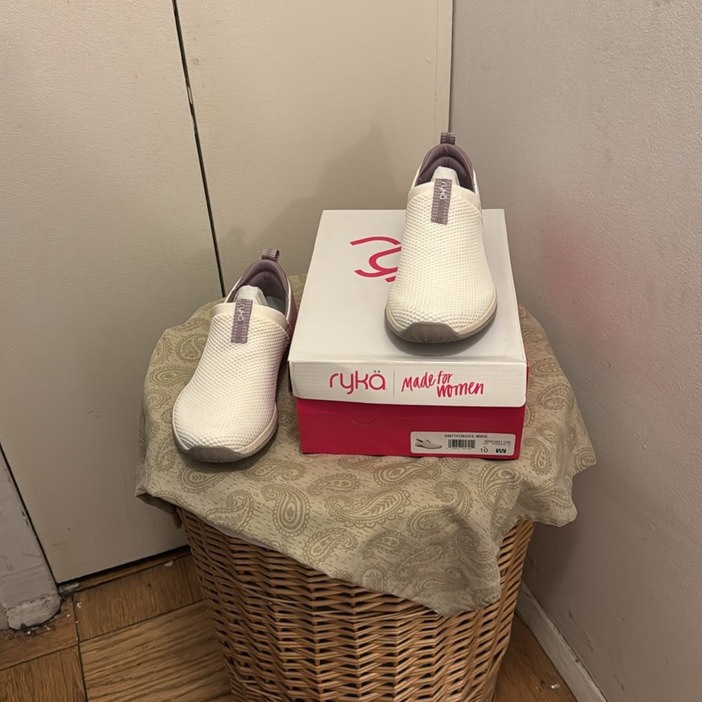 Ryka Trail Knit Slip-Ons - Echo Ease Cool Tones
White 10 Wide - Picture 2 of 12